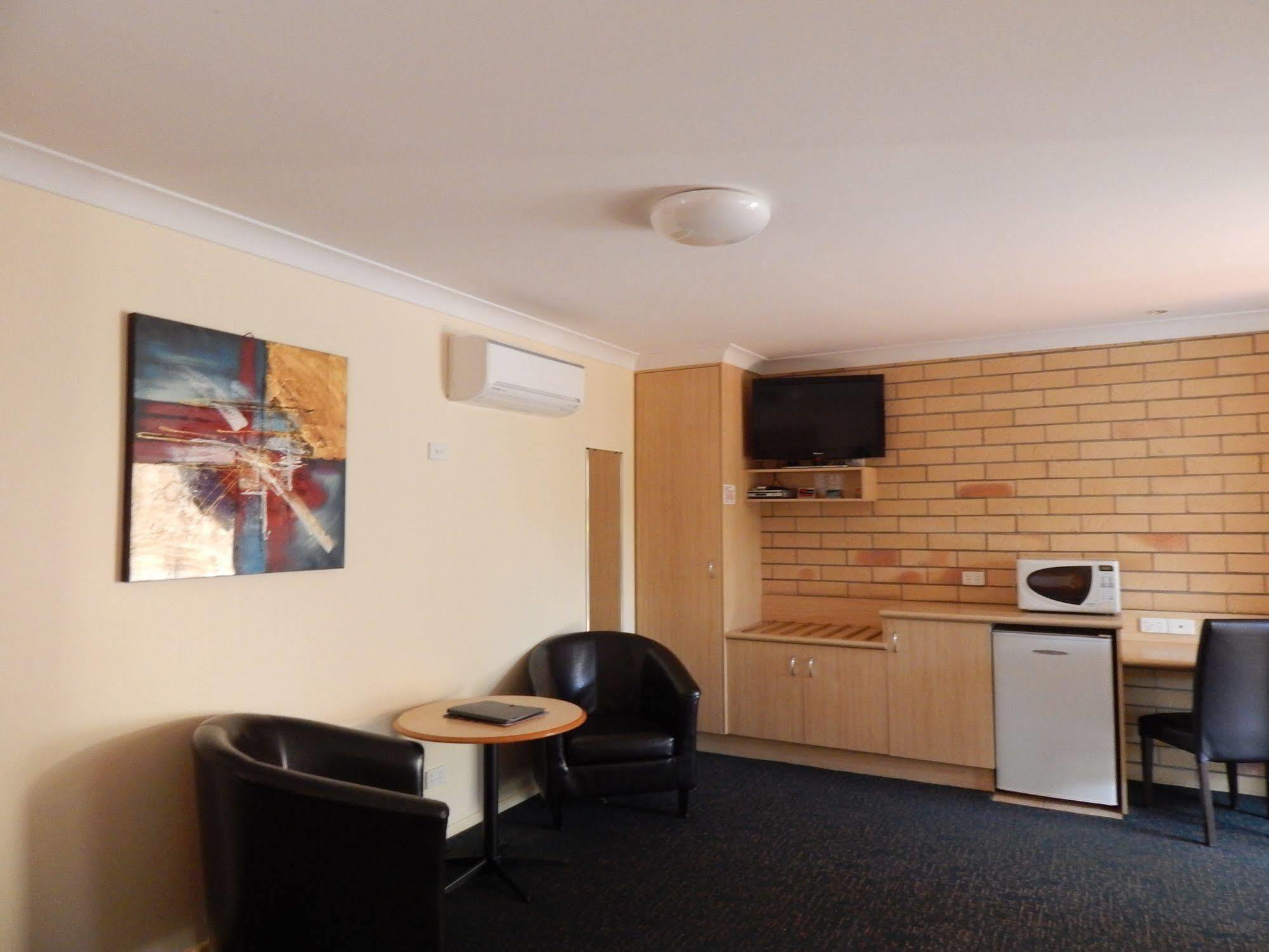 Cotswold Motor Inn Toowoomba Exterior foto